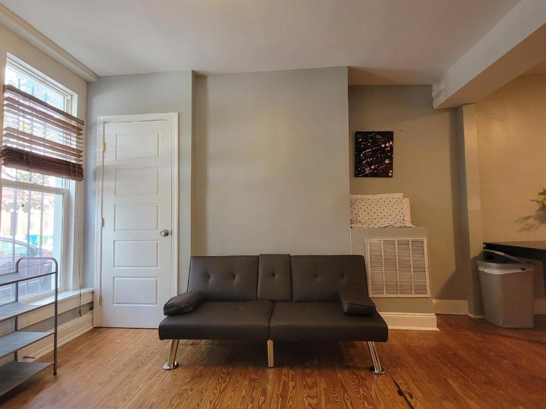 Budget Bed Room Near Downtown Inner Harbor W Free Parking Балтимор Екстериор снимка